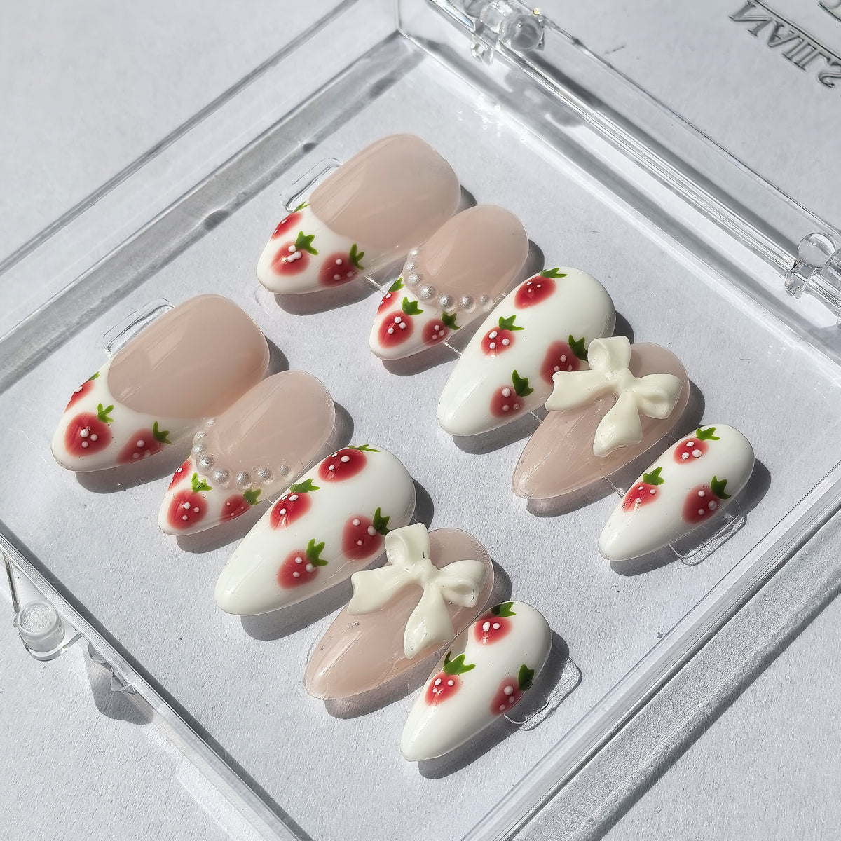 Strawberry Ballet | Handgefertigte Press-Ons