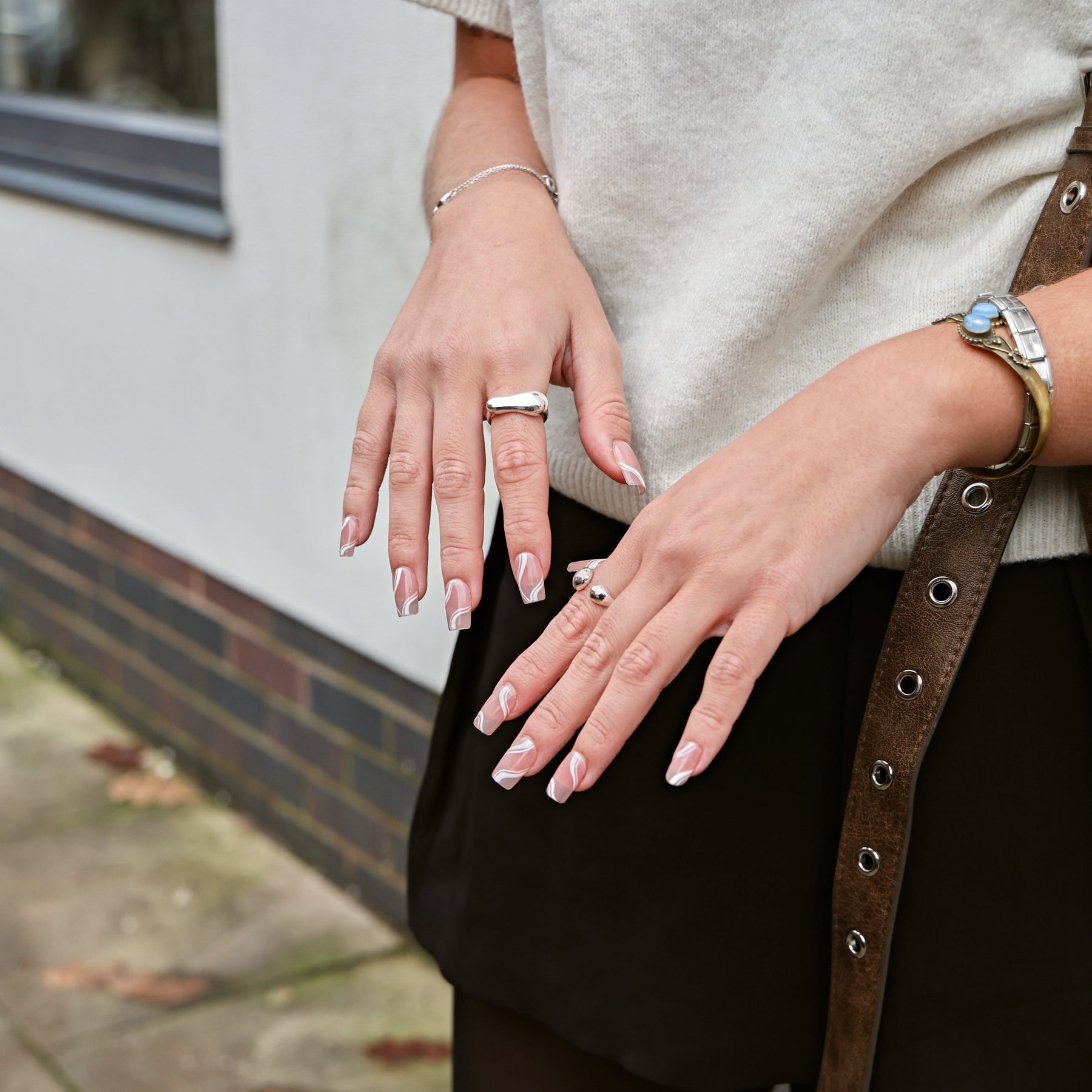 Rouge-Eleganz | Handgefertigte Press-Ons
