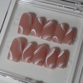 Rouge-Eleganz | Handgefertigte Press-Ons